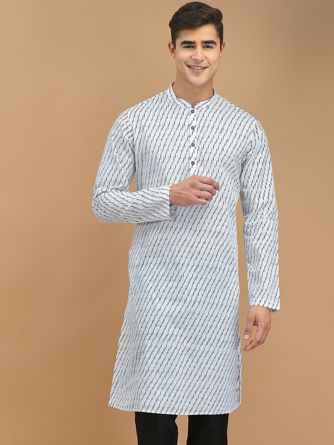 

DEYANN Abstract Printed Mandarin Collar Cotton Kurta, White