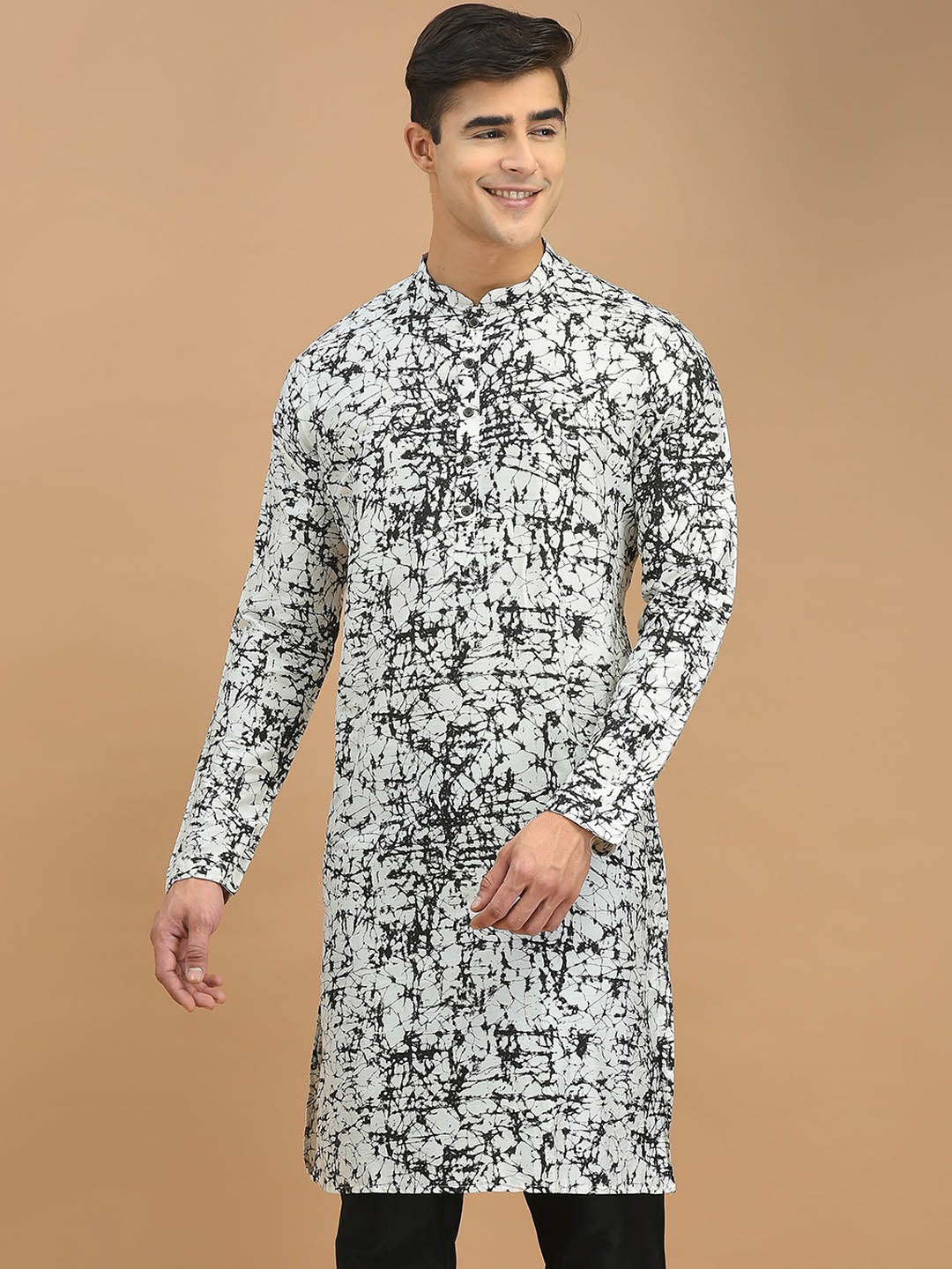 

DEYANN Abstract Printed Mandarin Collar Cotton Silk Kurta, Black