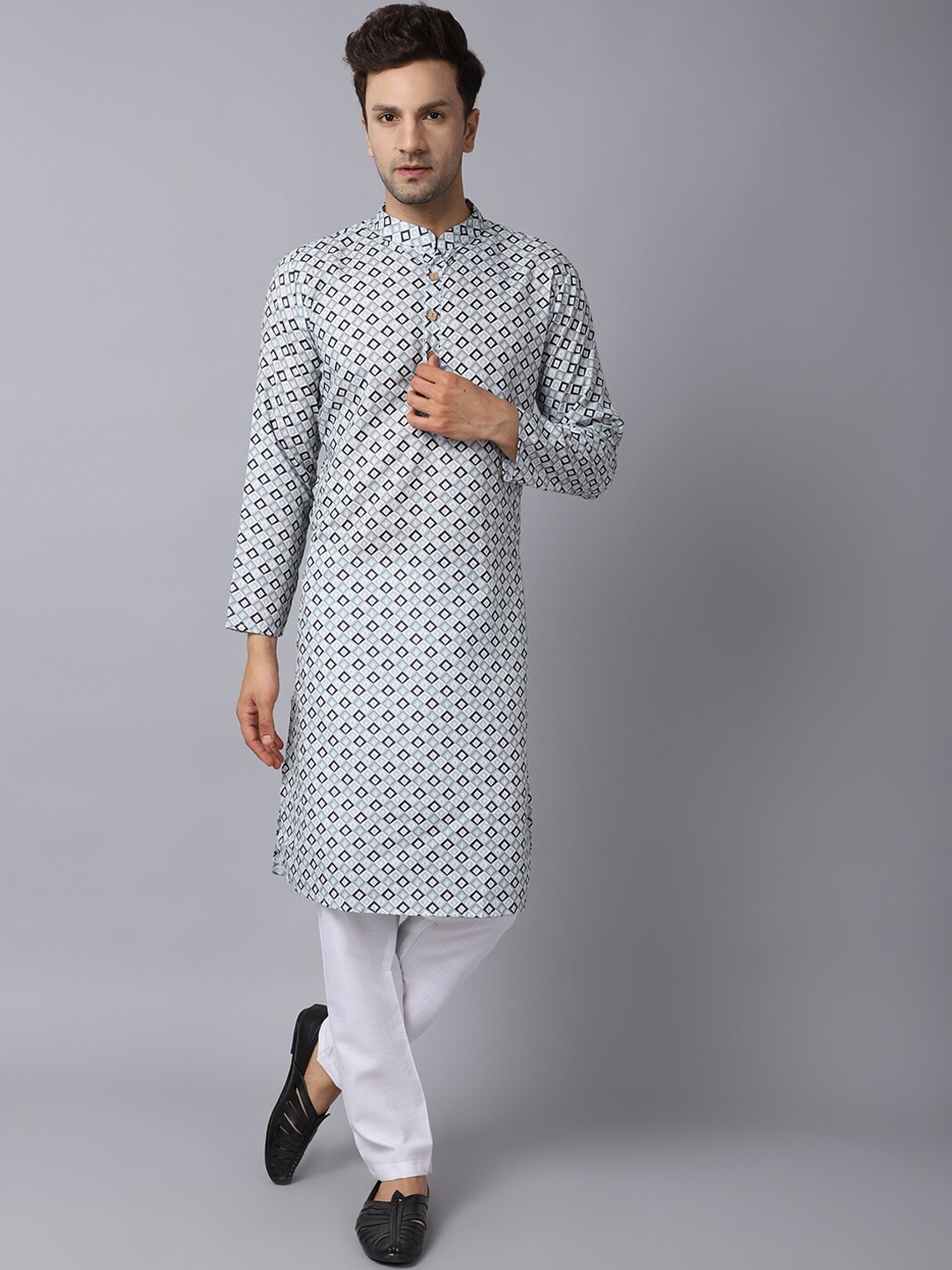 

Murta Trends Geometric Printed Regular Kurta With Pyjamas, Grey