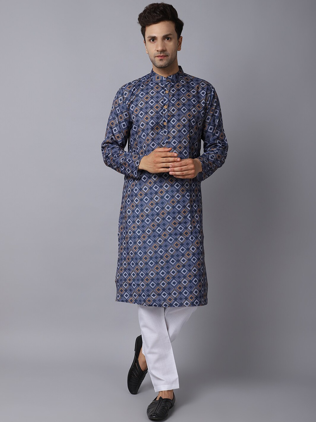 

Murta Trends Mandarin Collar Geometric Printed Regular Kurta with Pyjamas, Navy blue