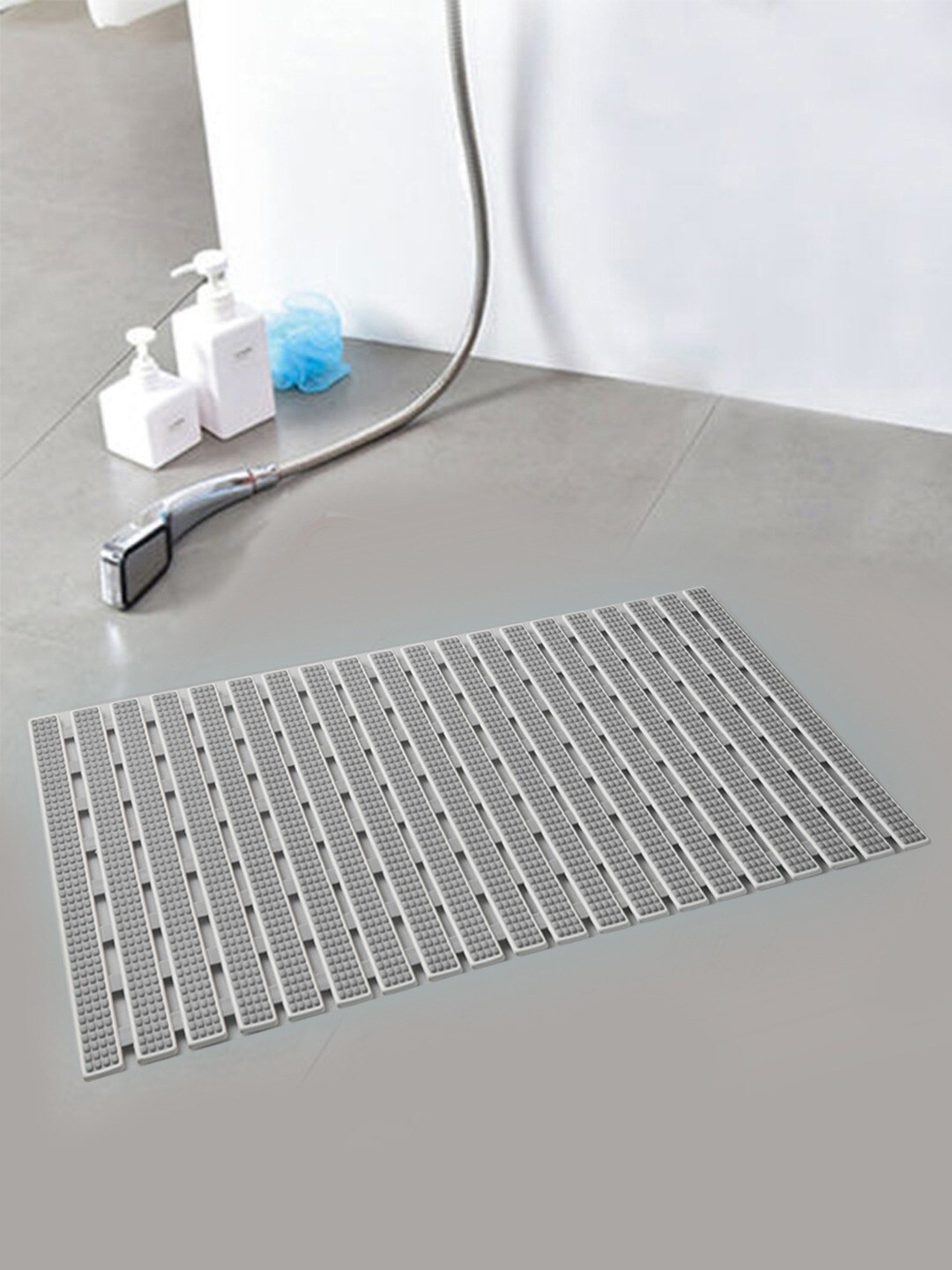 

FABINALIV Grey Striped Anti-Skid Rubber Shower Mat with Suction Cups