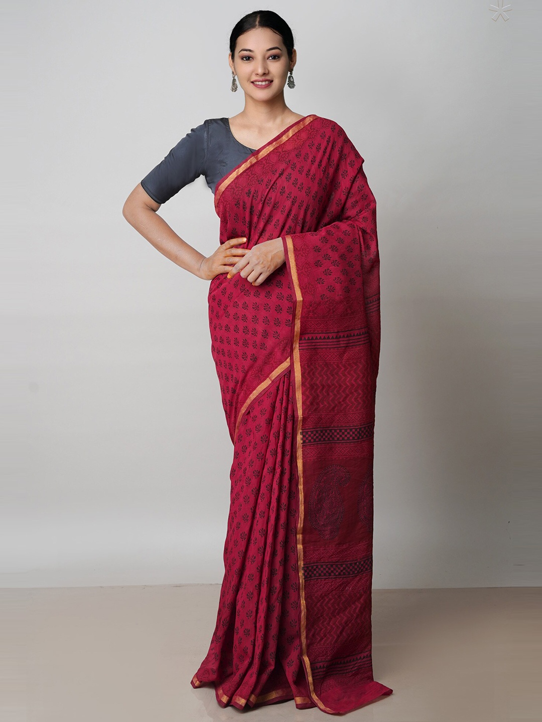 

Unnati Silks Red & Black Bagh Zari Chanderi Saree