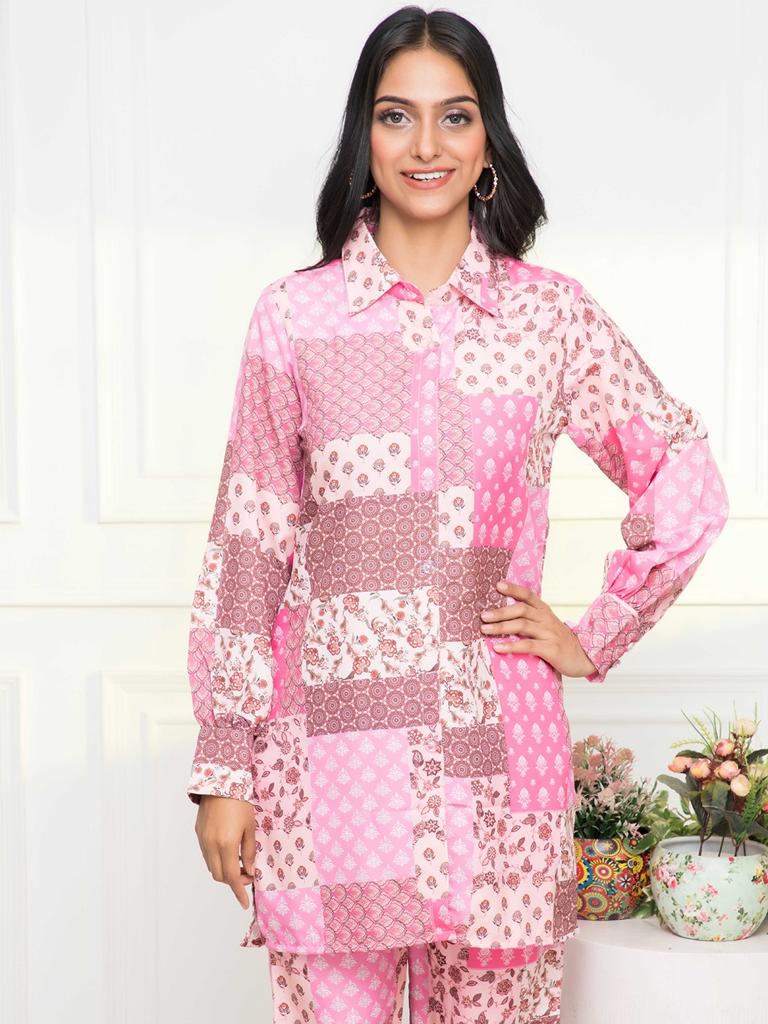 

Myshka Ethnic Motifs Printed Shirt Collar Kurta with Palazzos, Pink