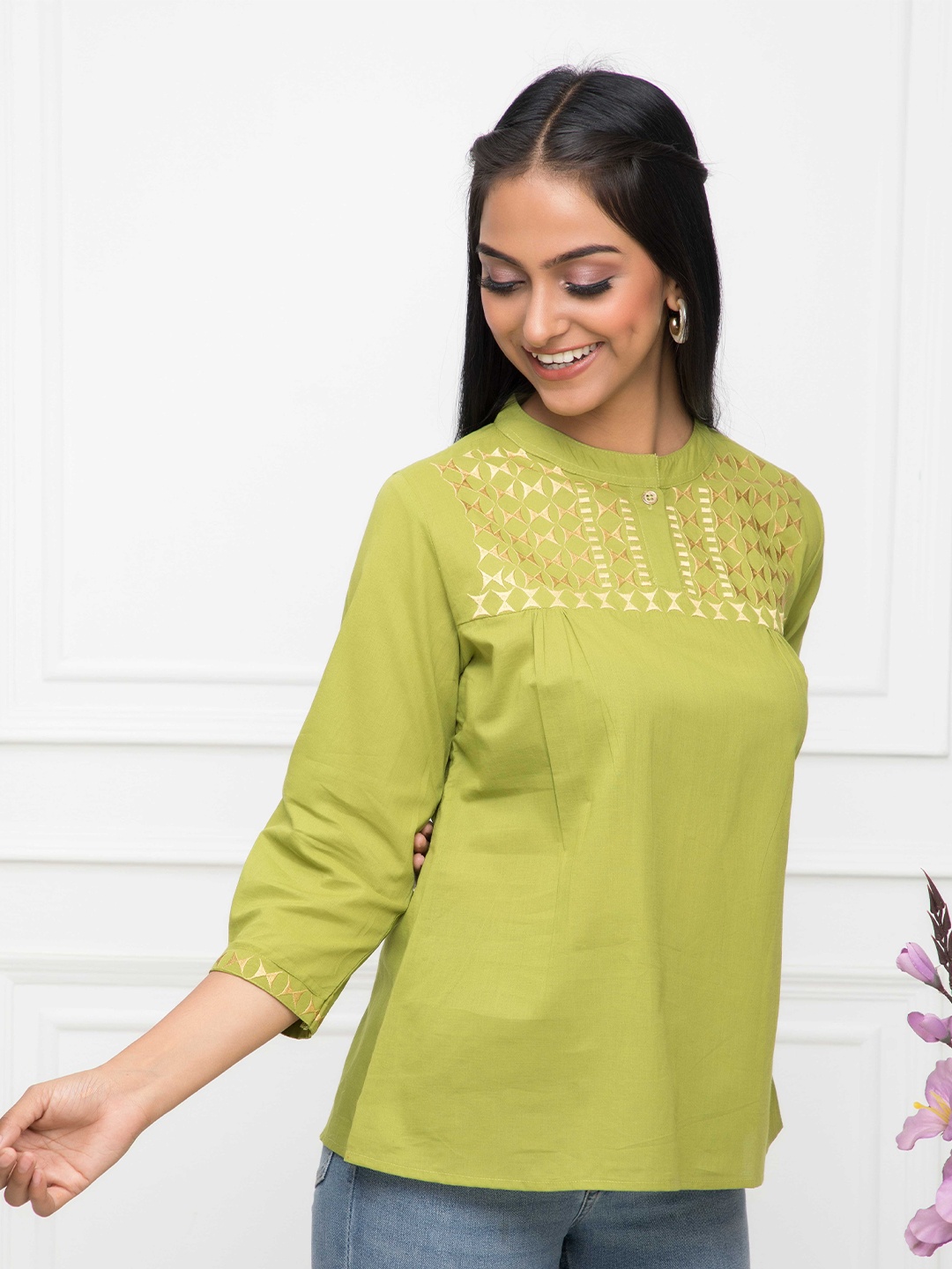 

Myshka Mandarin Collar Geometric Embroidered Three-Fourth Sleeves Pure Cotton Top, Green