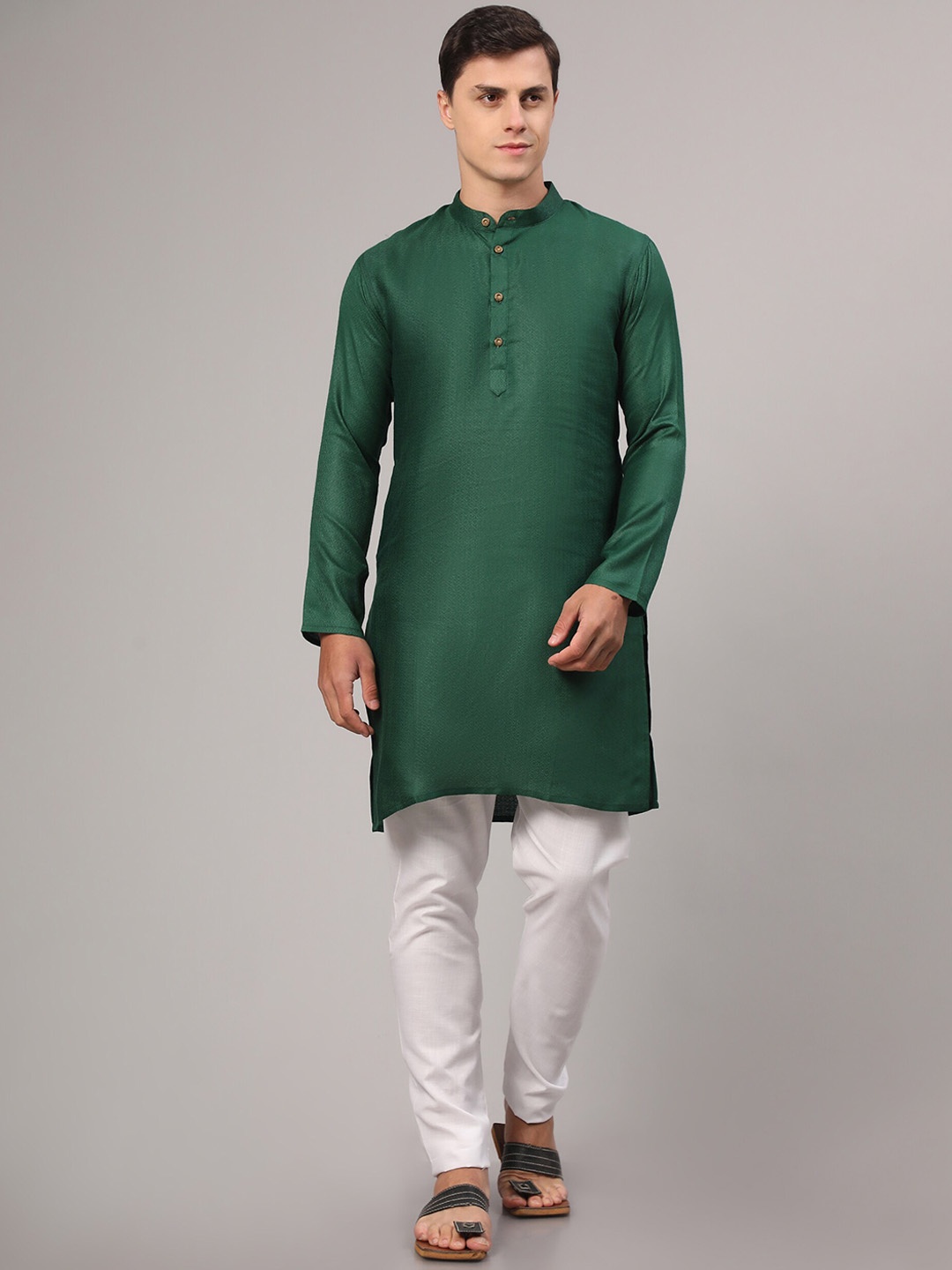 

Murta Trends Self Design Kurta with Pyjamas, Green
