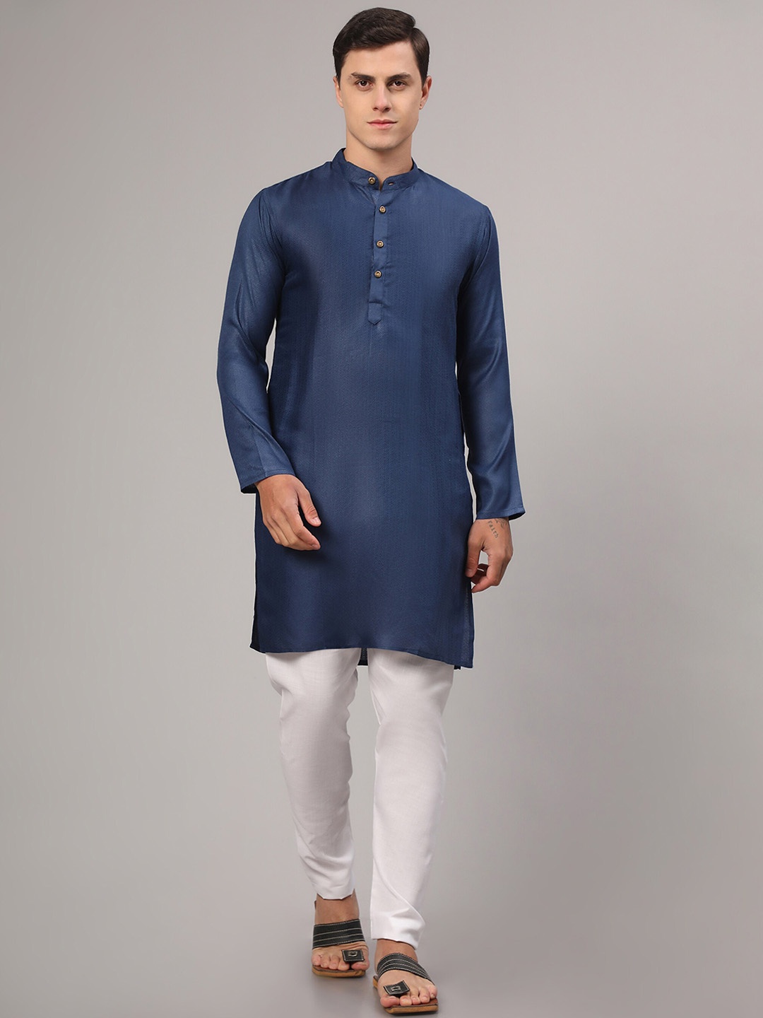 

Murta Trends Geometric Woven Design Kurta With Pyjamas, Navy blue