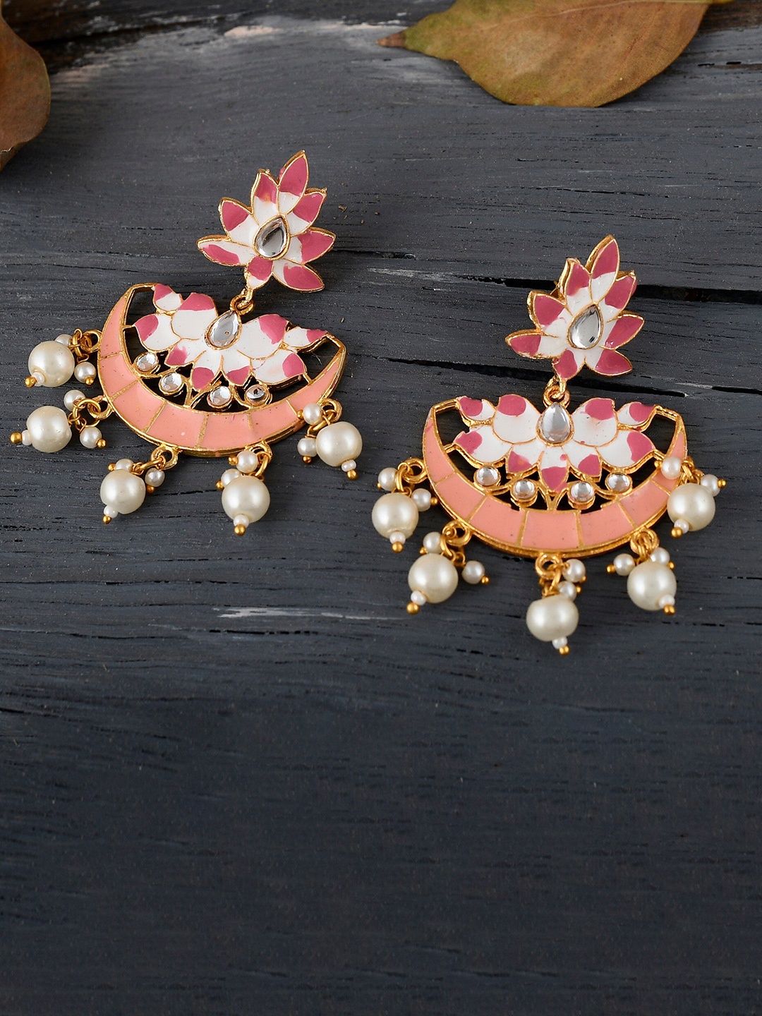 

DASTOOR Crescent Shaped Chandalis Earrings, Gold