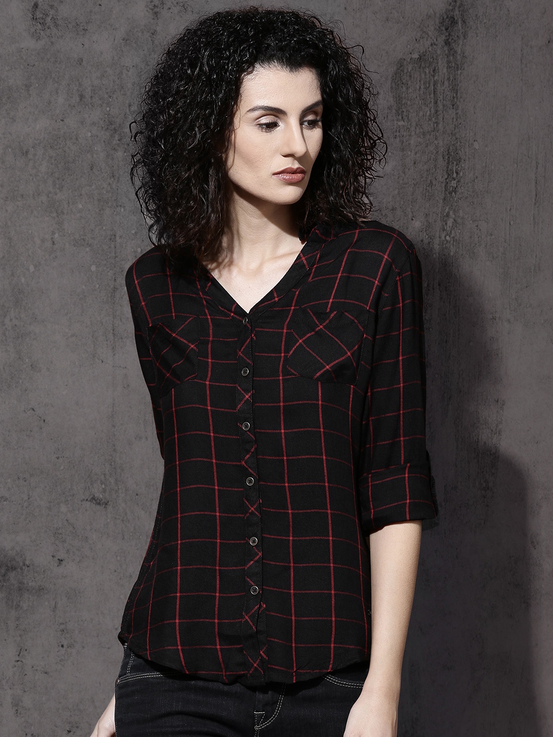 

Roadster Women Black & Red Regular Fit Checked Casual Shirt