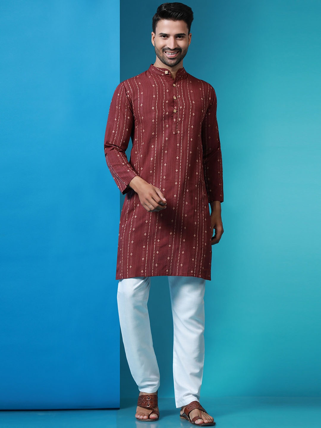 

Murta Trends Woven Design Regular Kurta With Pyjamas, Maroon