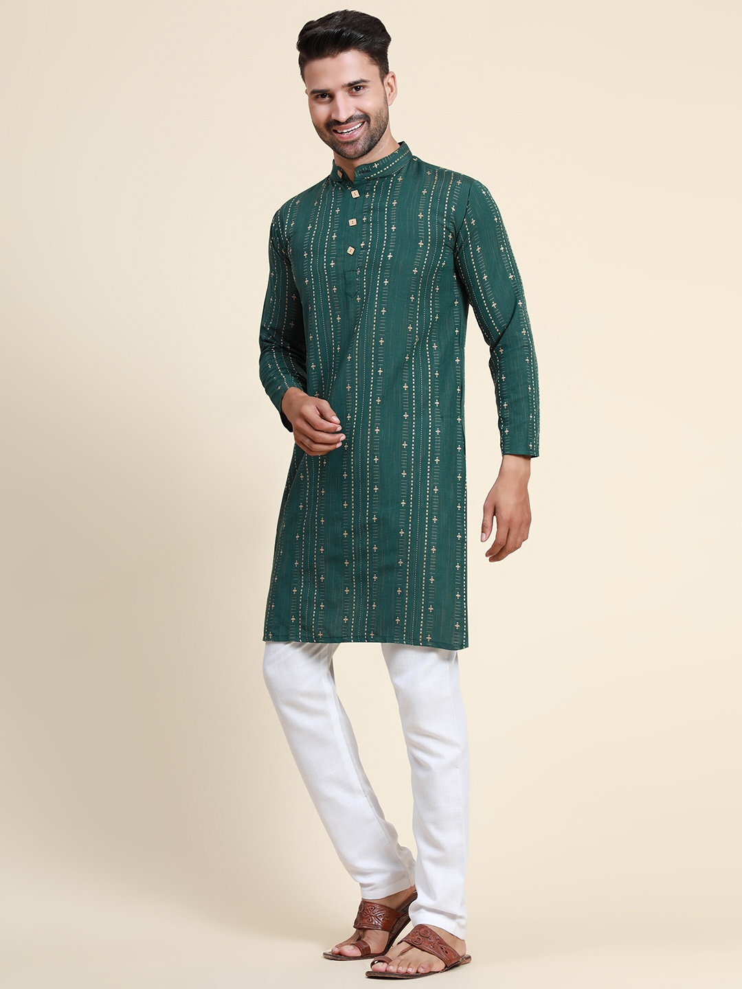 

Murta Trends Woven Design Regular Kurta With Pyjamas, Green