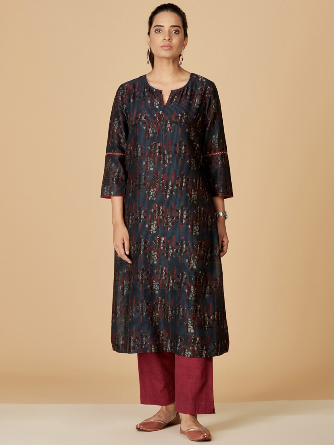 

Fabindia Abstract Printed Gotta Patti Silk Cotton Kurta, Blue
