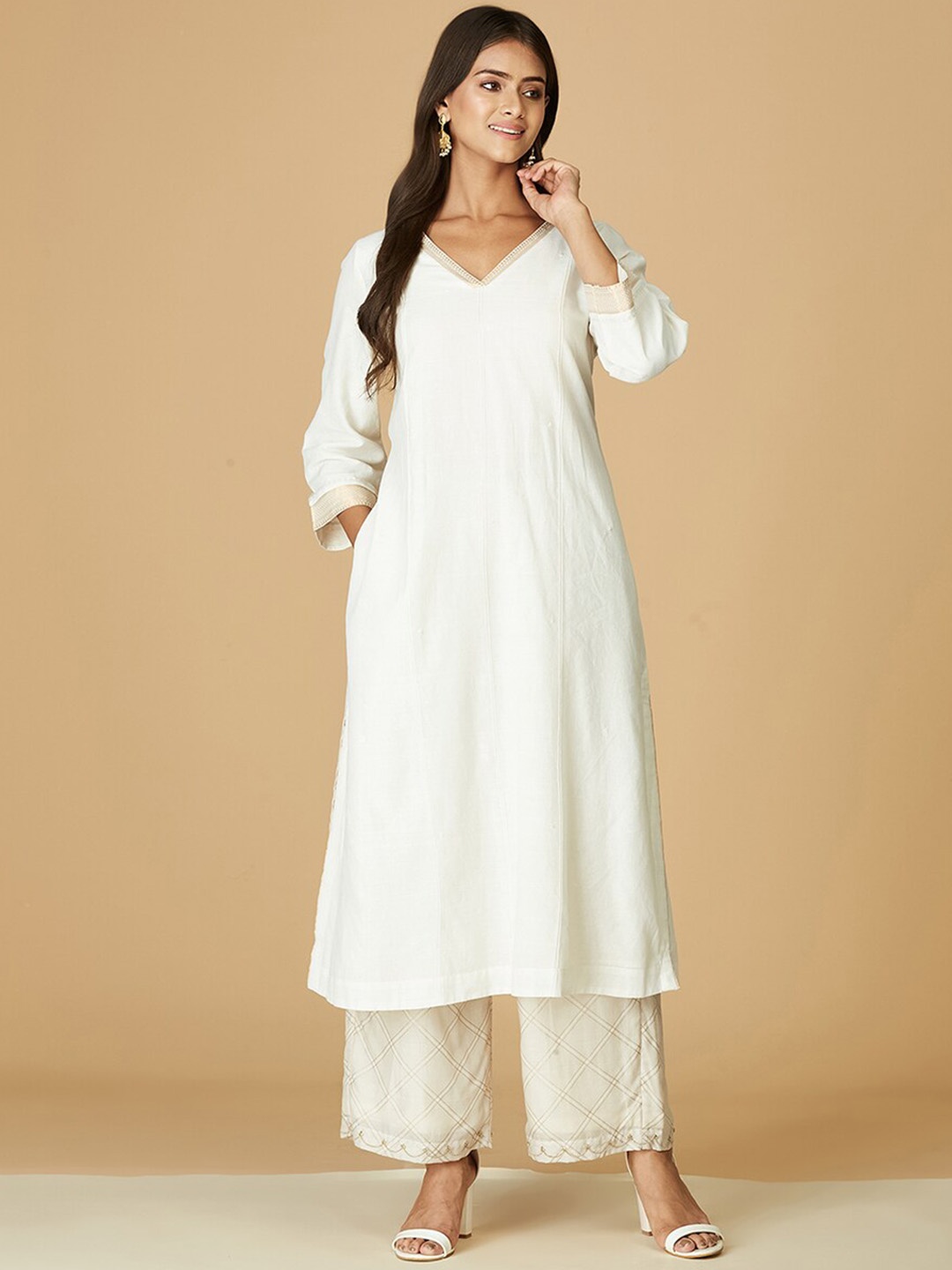

Fabindia V-Neck Zari Detail A-Line Cotton Kurta, Off white