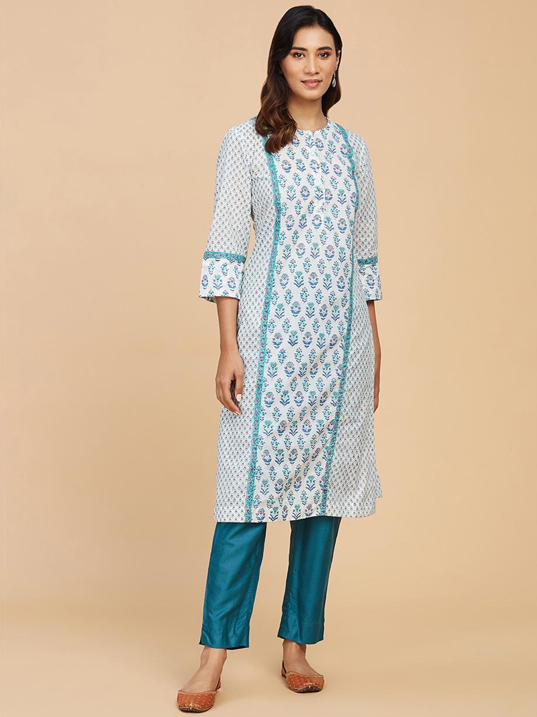 

Fabindia Paneled Floral Printed Cotton Straight Kurta, White