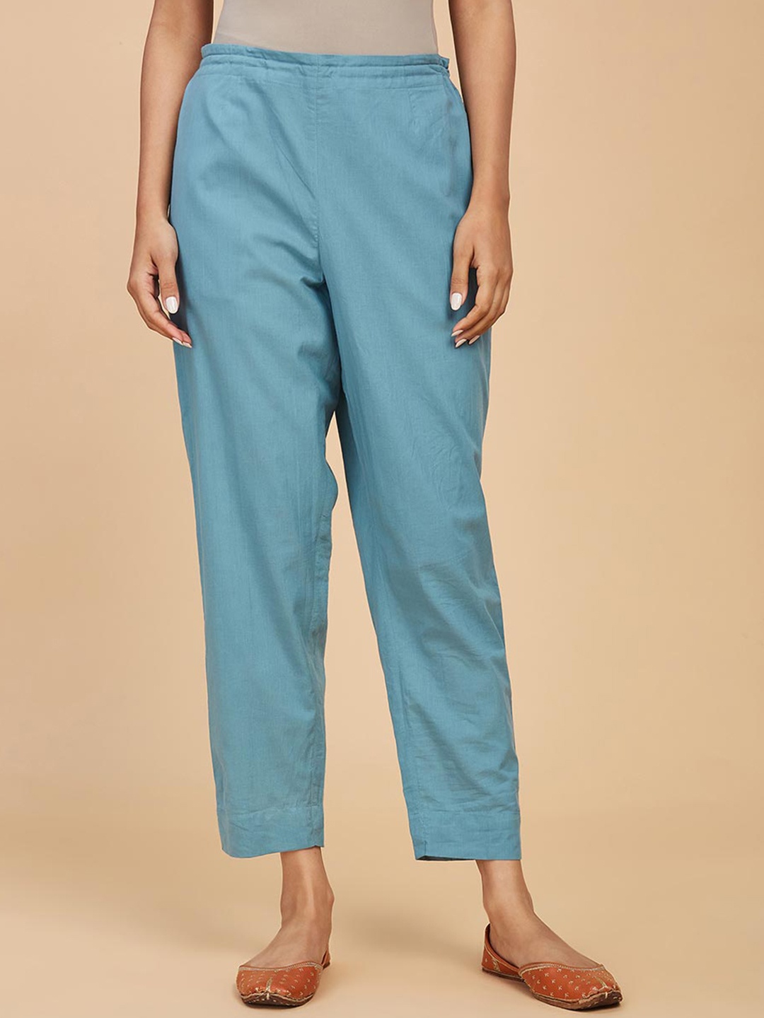 

Fabindia Women Mid Rise Plain Knitted Cotton Cropped Trousers, Blue