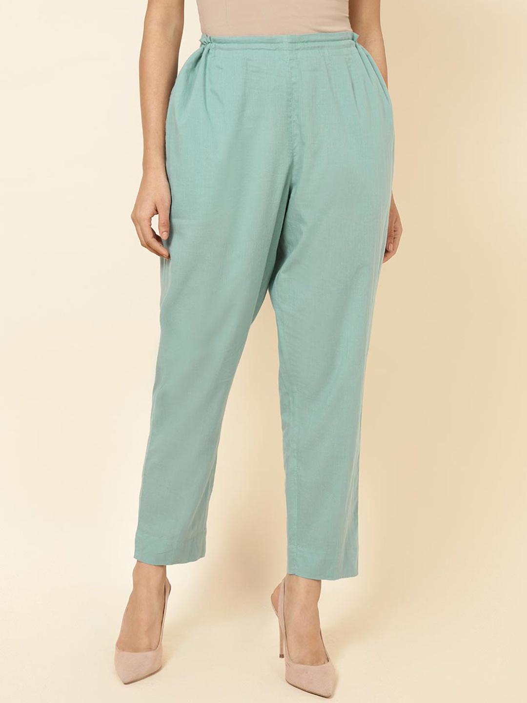 

Fabindia Women Mid Rise Plain Knitted Cotton Cropped Trousers, Green