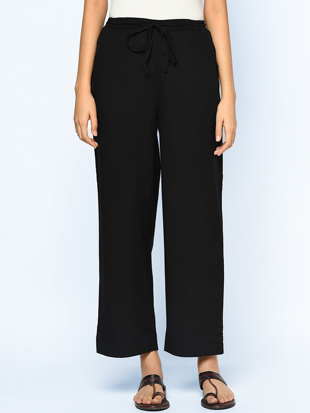

Fabindia Women Mid Rise Plain Knitted Cropped Cotton Parallel Trousers, Black