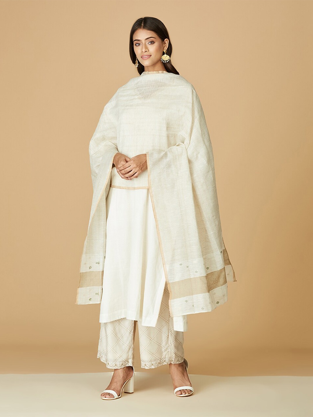 

Fabindia Women Striped Linen Stole, Off white
