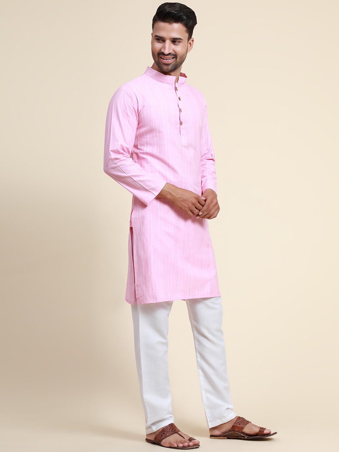 

Murta Trends Mandarin Collar Striped Regular Kurta with Pyjamas, Pink