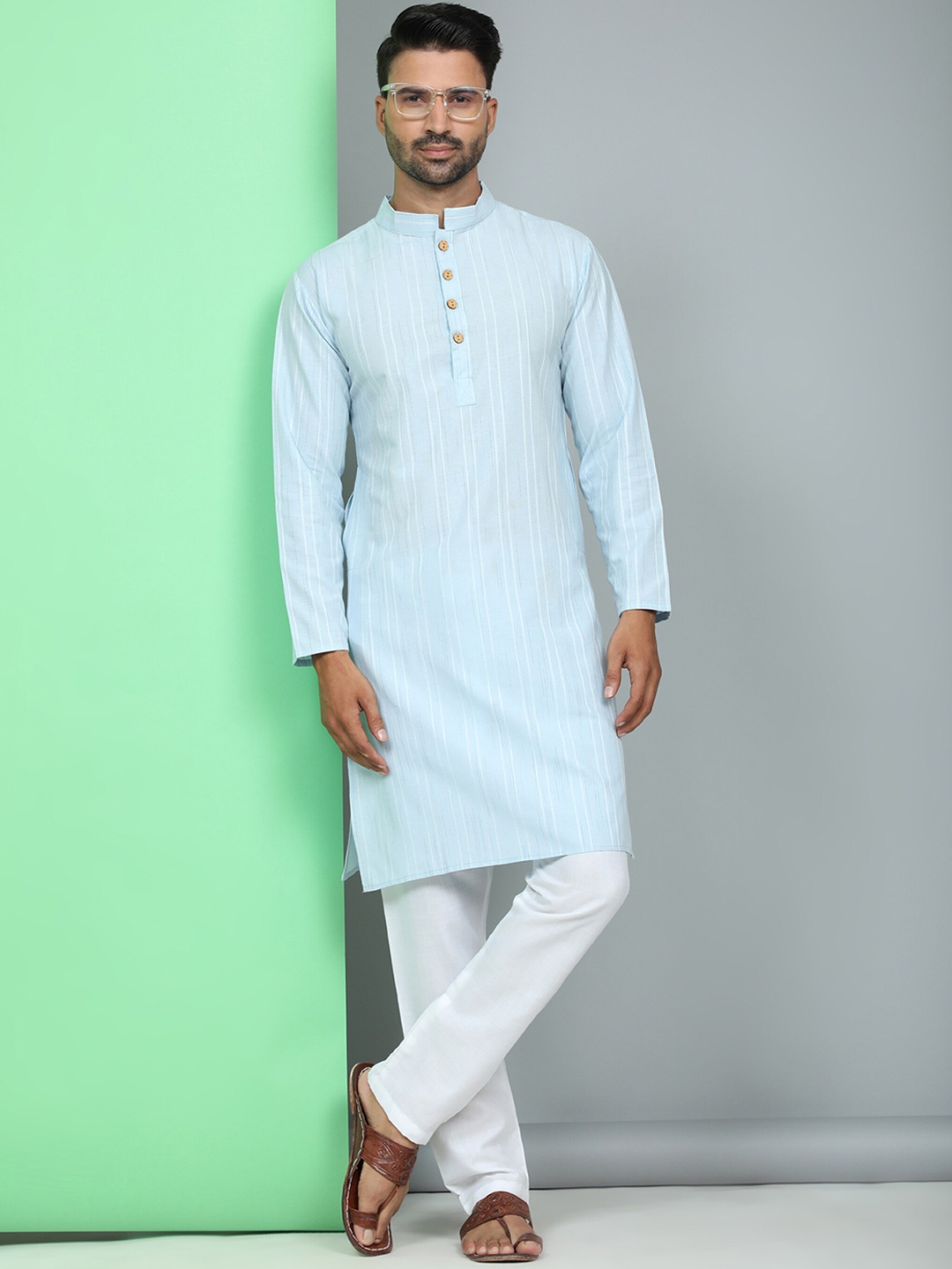 

Murta Trends Striped Regular Kurta With Pyjamas, Turquoise blue