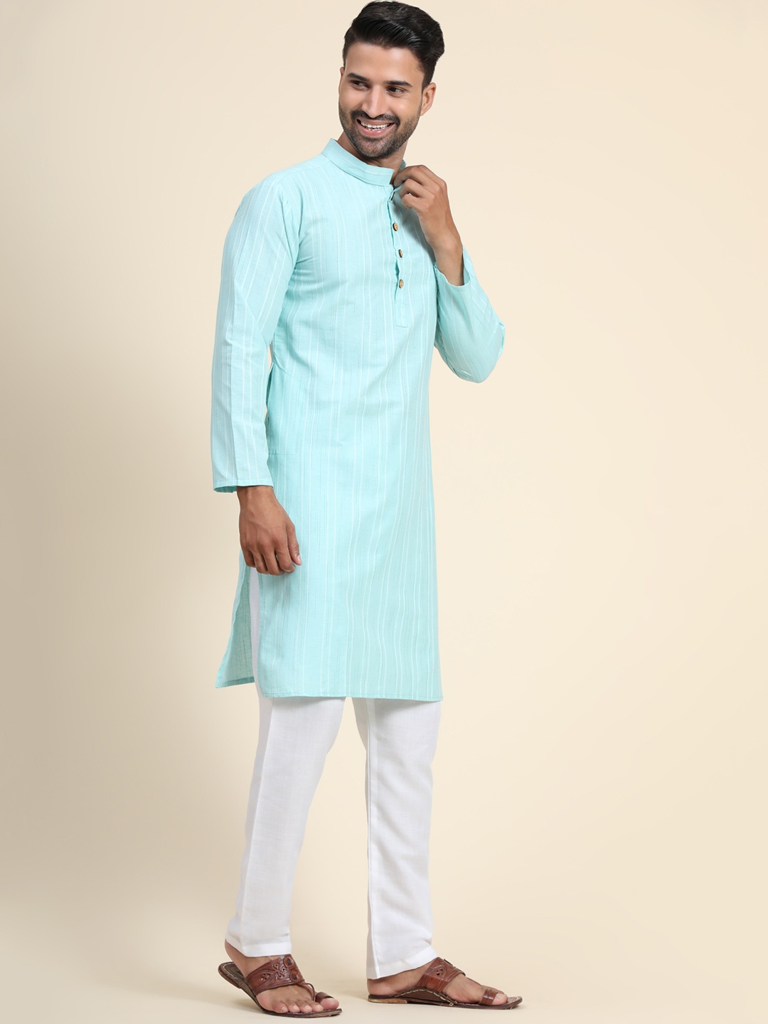 

Murta Trends Mandarin Collar Striped Regular Kurta with Pyjamas, Turquoise blue