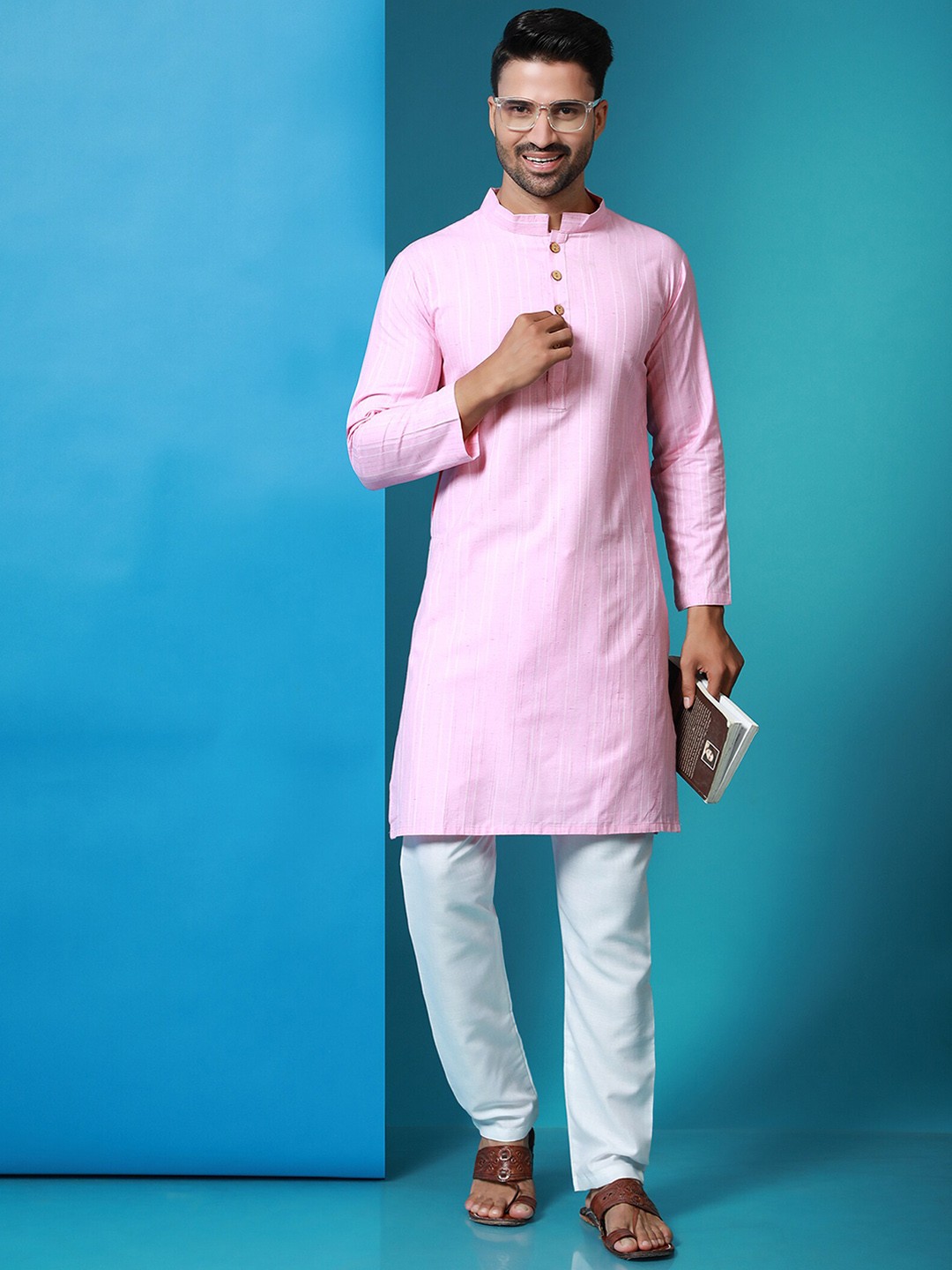 

Murta Trends Striped Regular Kurta With Pyjamas, Pink