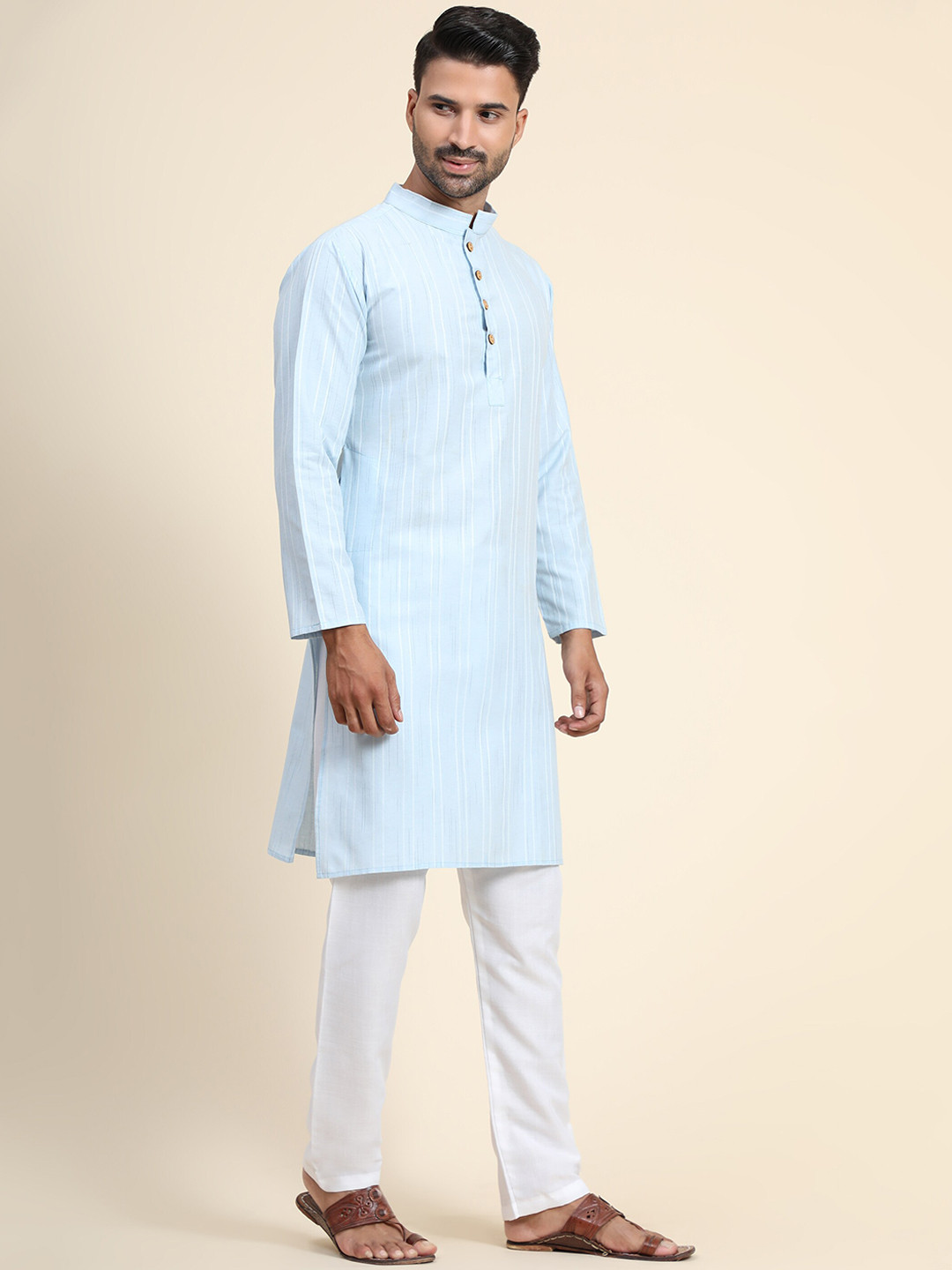 

Murta Trends Striped Mandarin Collar Kurta with Pyjamas, Blue