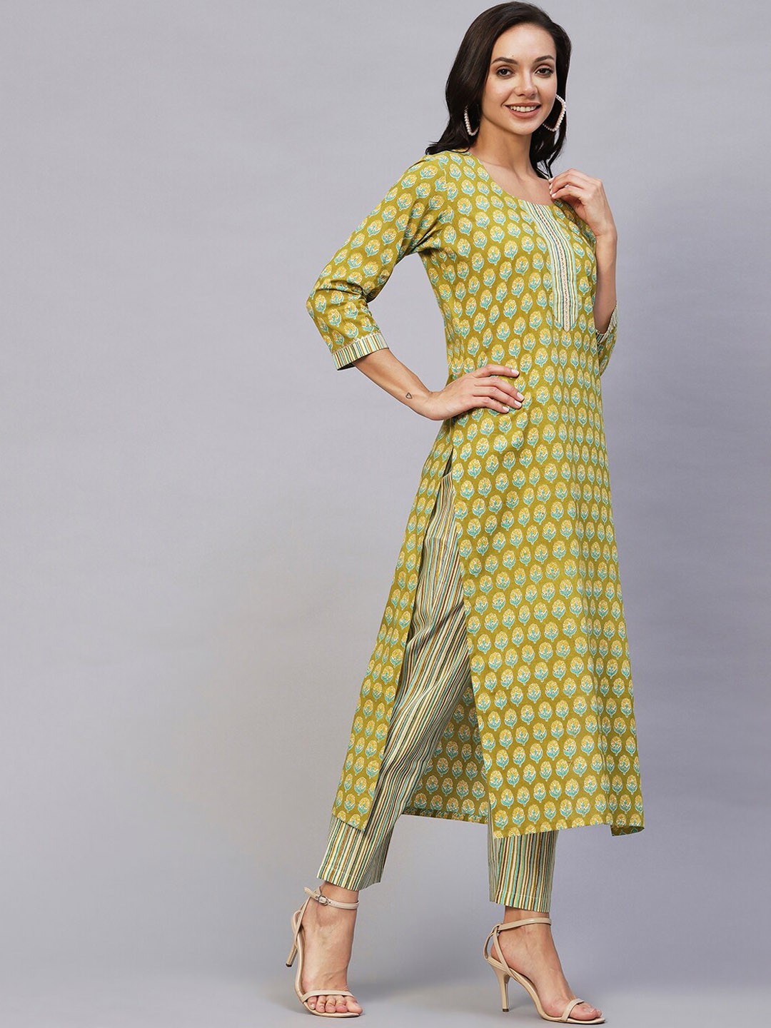 

KALINI Floral Printed Regular Straight Kurta With Trousers, Olive