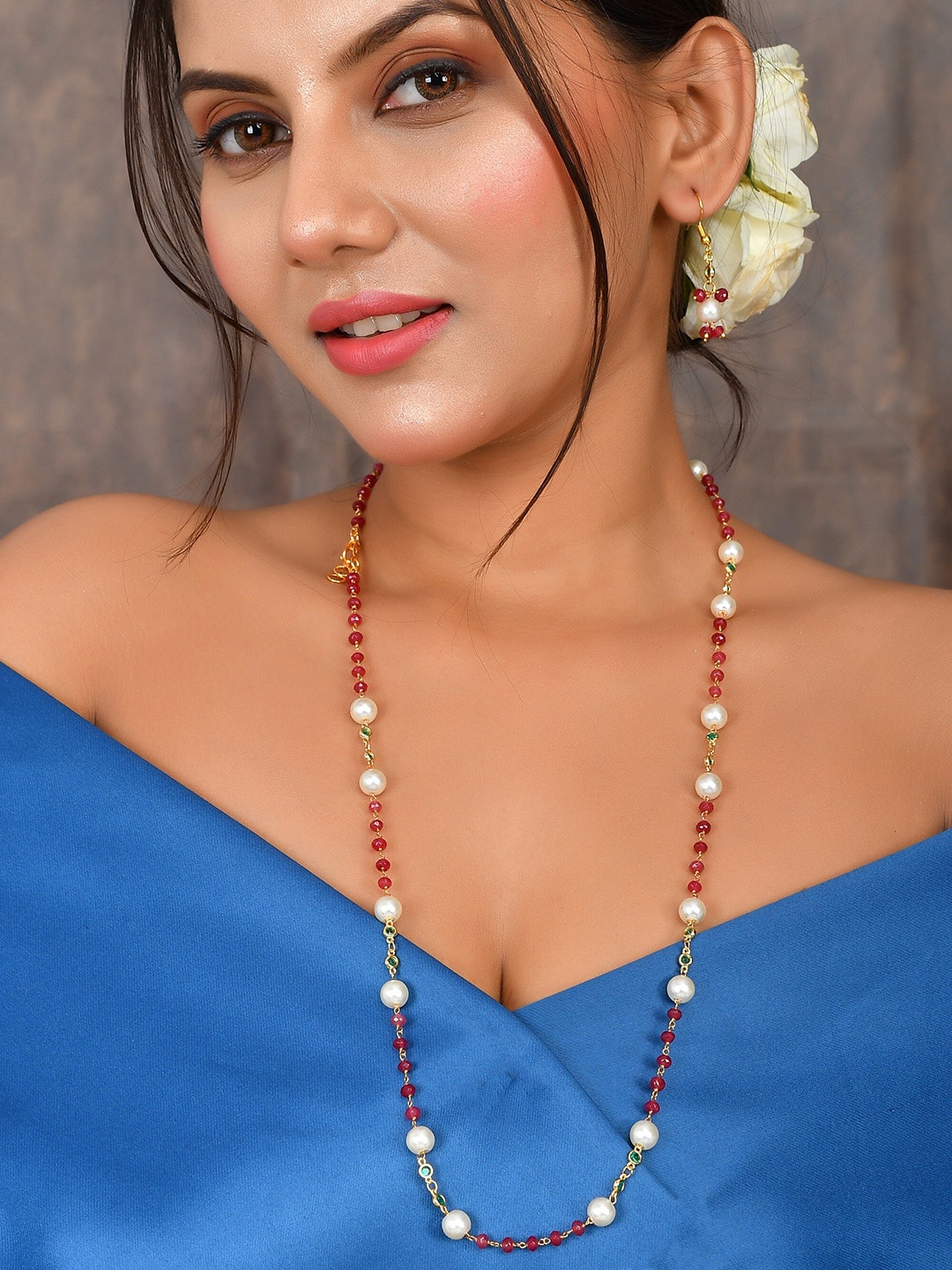 

DASTOOR Gold-Plated Kundan Studded & Beaded Jewellery Set, Red