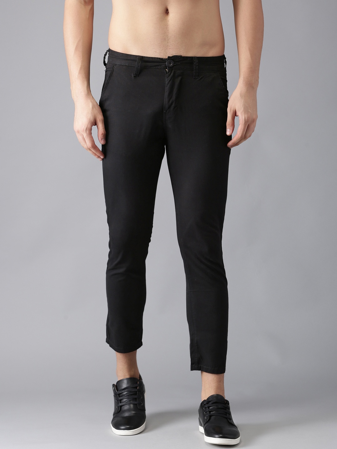 

HERE&NOW Men Black Slim Fit Solid Cropped Chinos