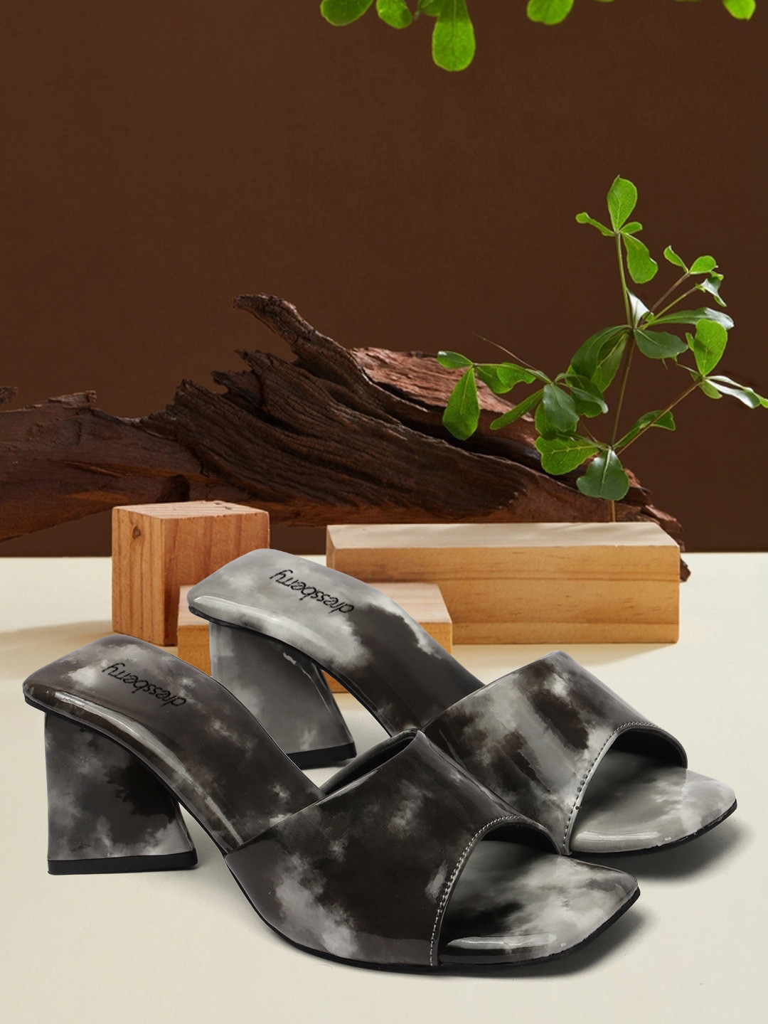 

DressBerry Black & Grey Printed Open Toe Block Heels