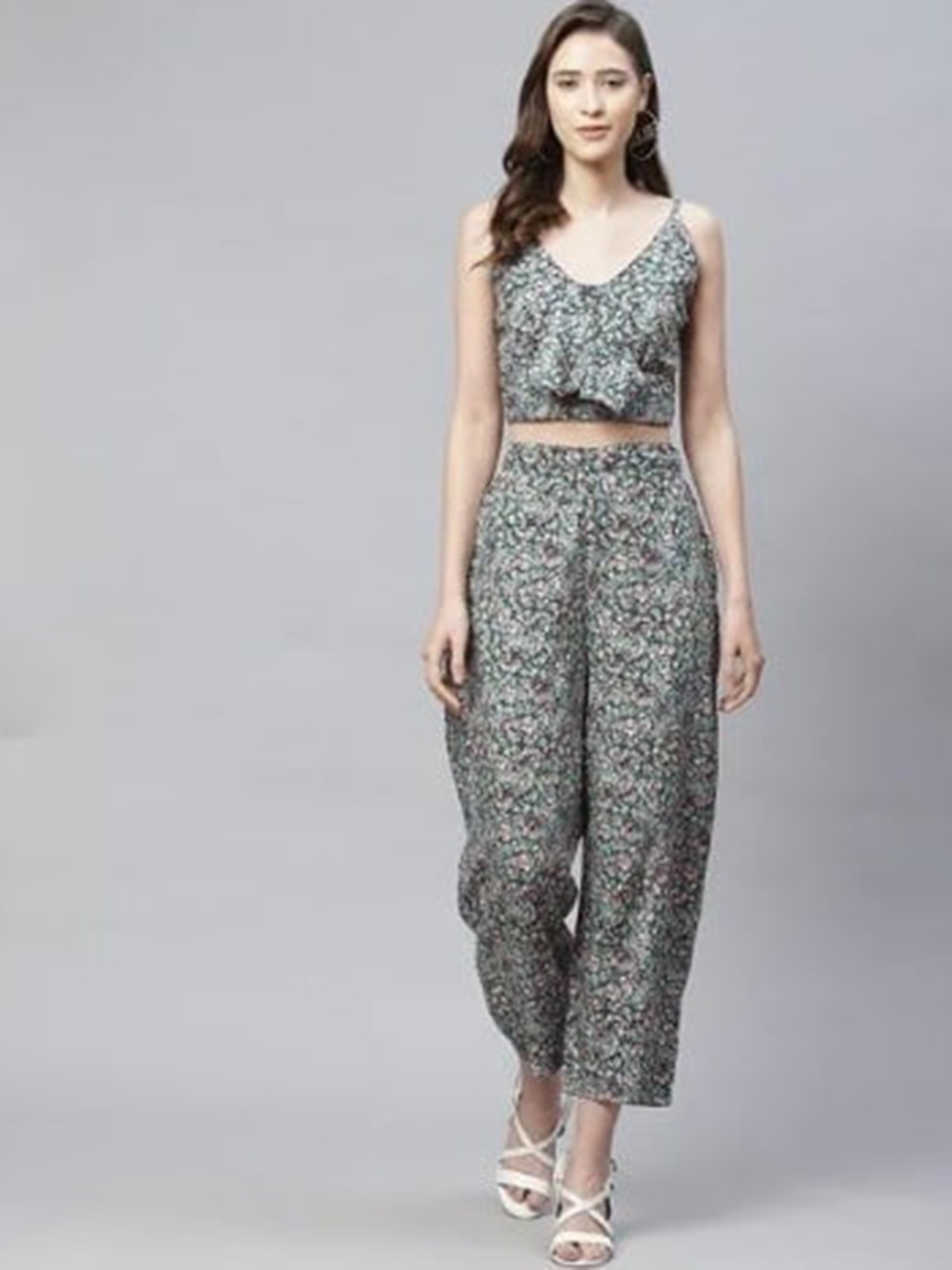 

Sleek Italia Floral Printed Crop Top With Palazzos Co-Ords, Black