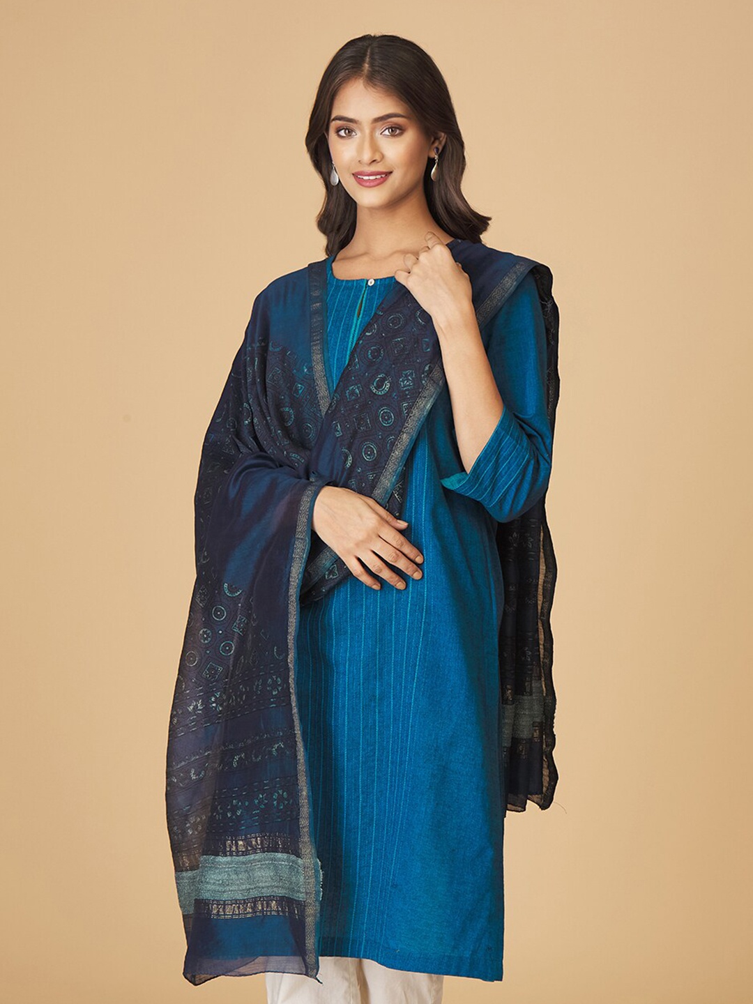 

Fabindia Geometric Printed Cotton Silk Dupatta with Zari, Blue