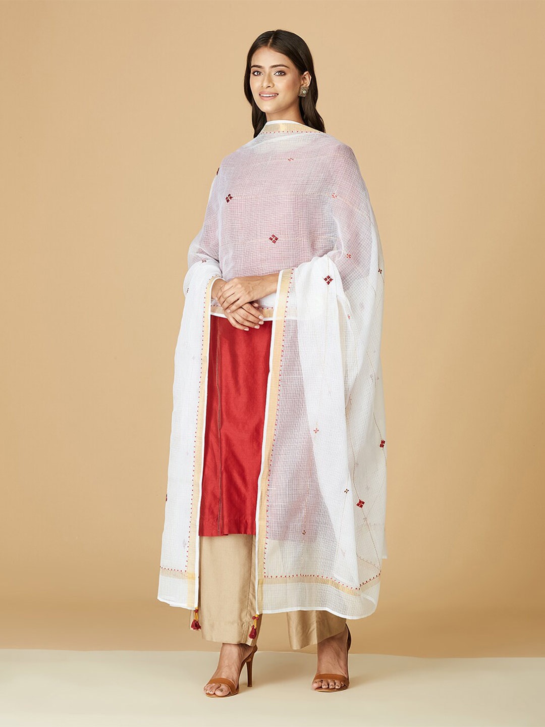 

Fabindia Embroidered Zari Cotton Silk Dupatta, White