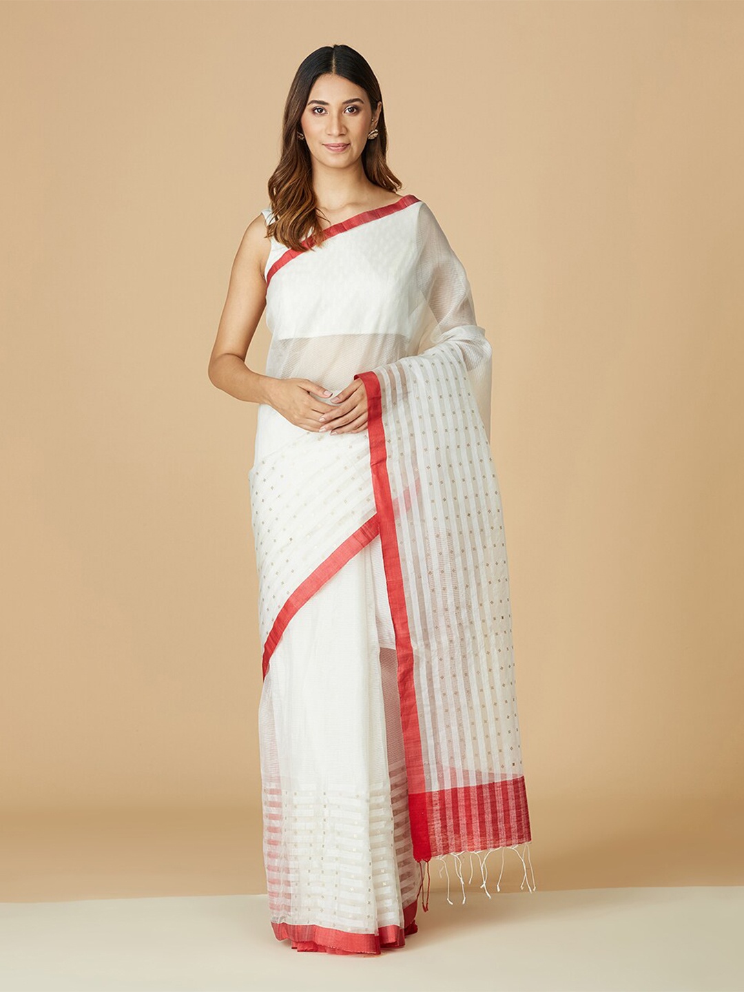

Fabindia Striped Pure Silk Jamdani Saree, Off white