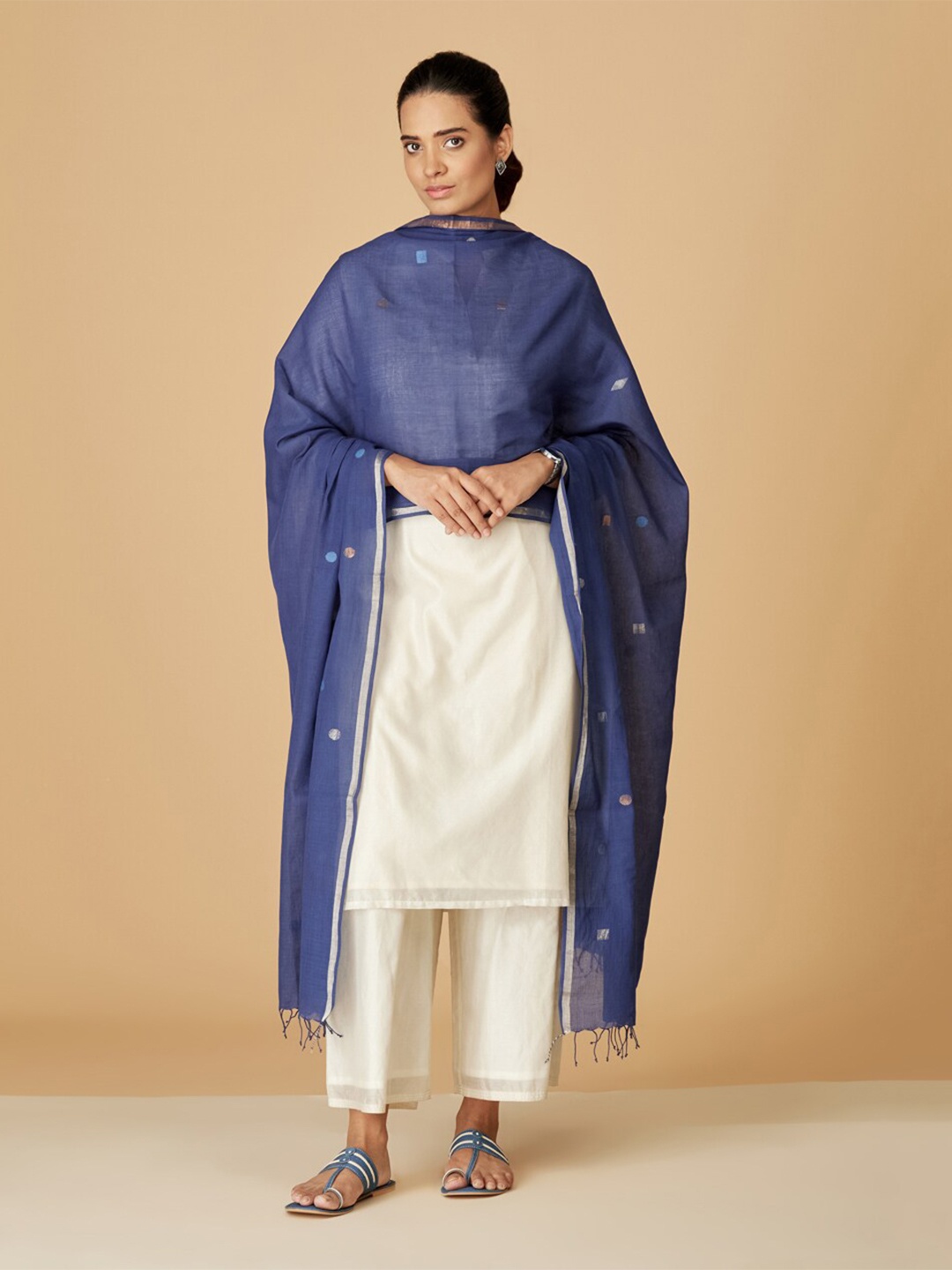 

Fabindia Geometric Woven Design Zari Cotton Dupatta, Blue