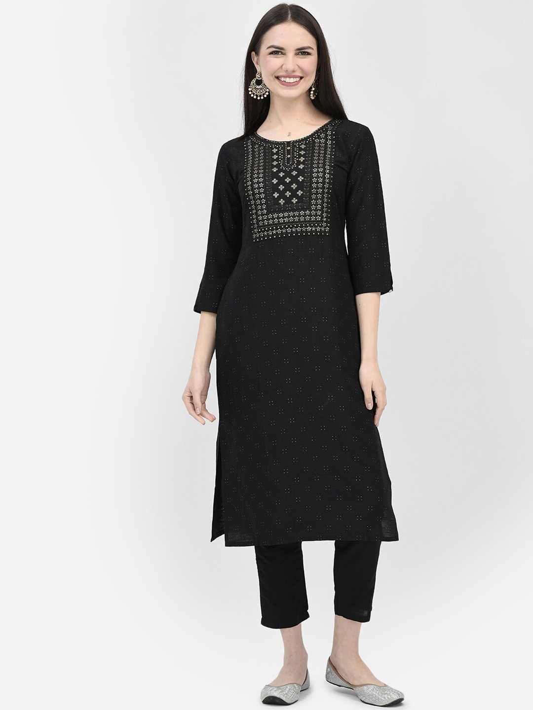 

Span Ethnic Motifs Embroidered Sequined Cotton Silk Straight Kurta, Black