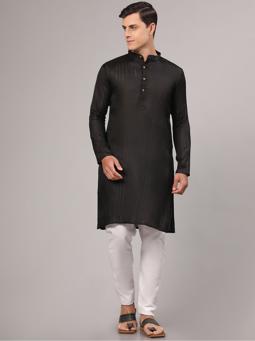 

Murta Trends Striped Kurta With Pyjamas, Black