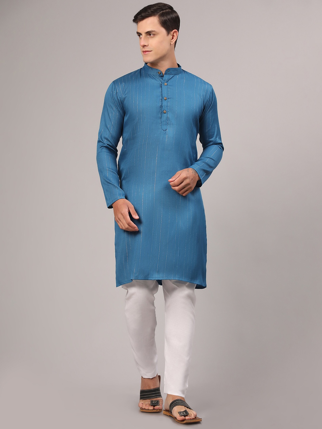 

Murta Trends Self Design Regular Straight Kurta With Pyjamas, Blue