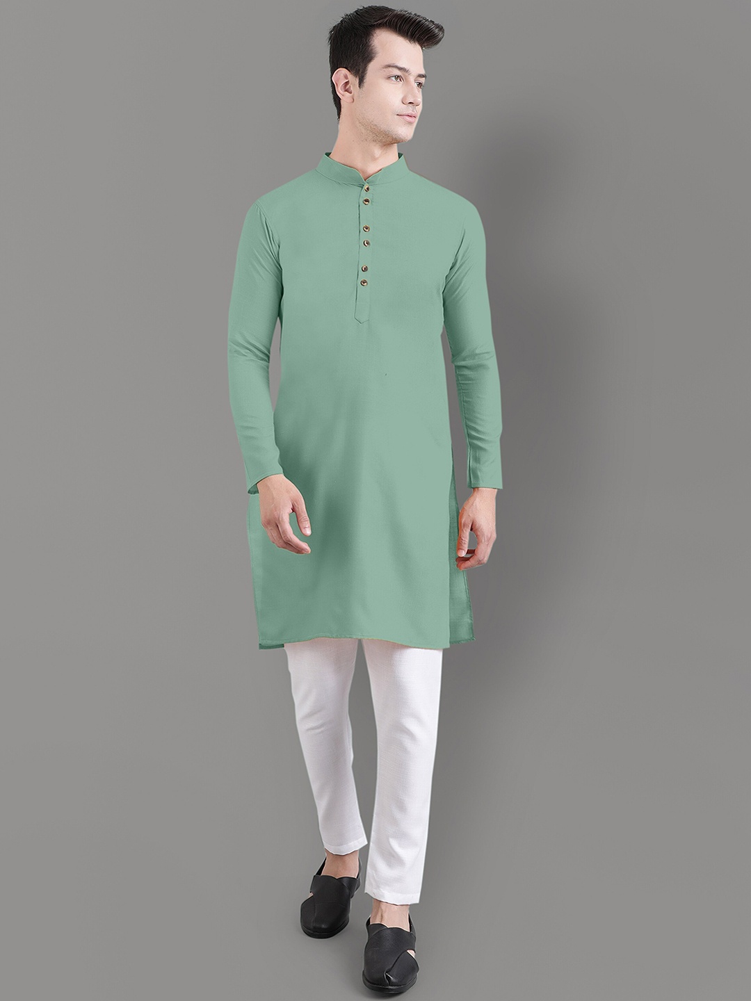 

Murta Trends Solid Kurta with Pyjamas, Green