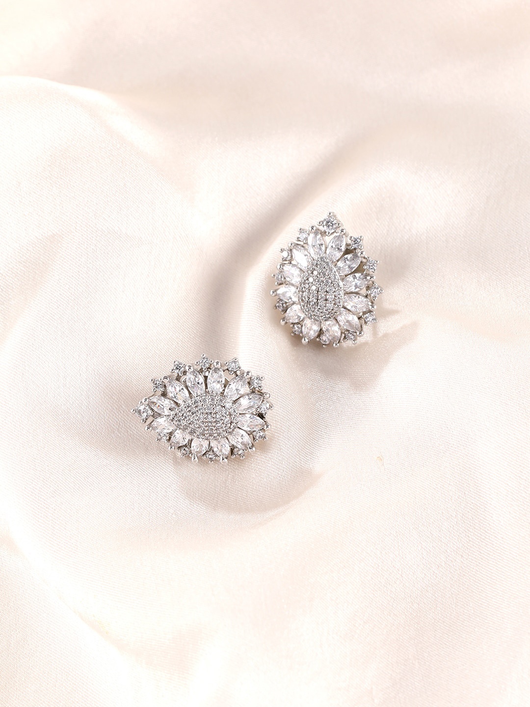 

XPNSV Silver-Plated Contemporary Studs Earrings