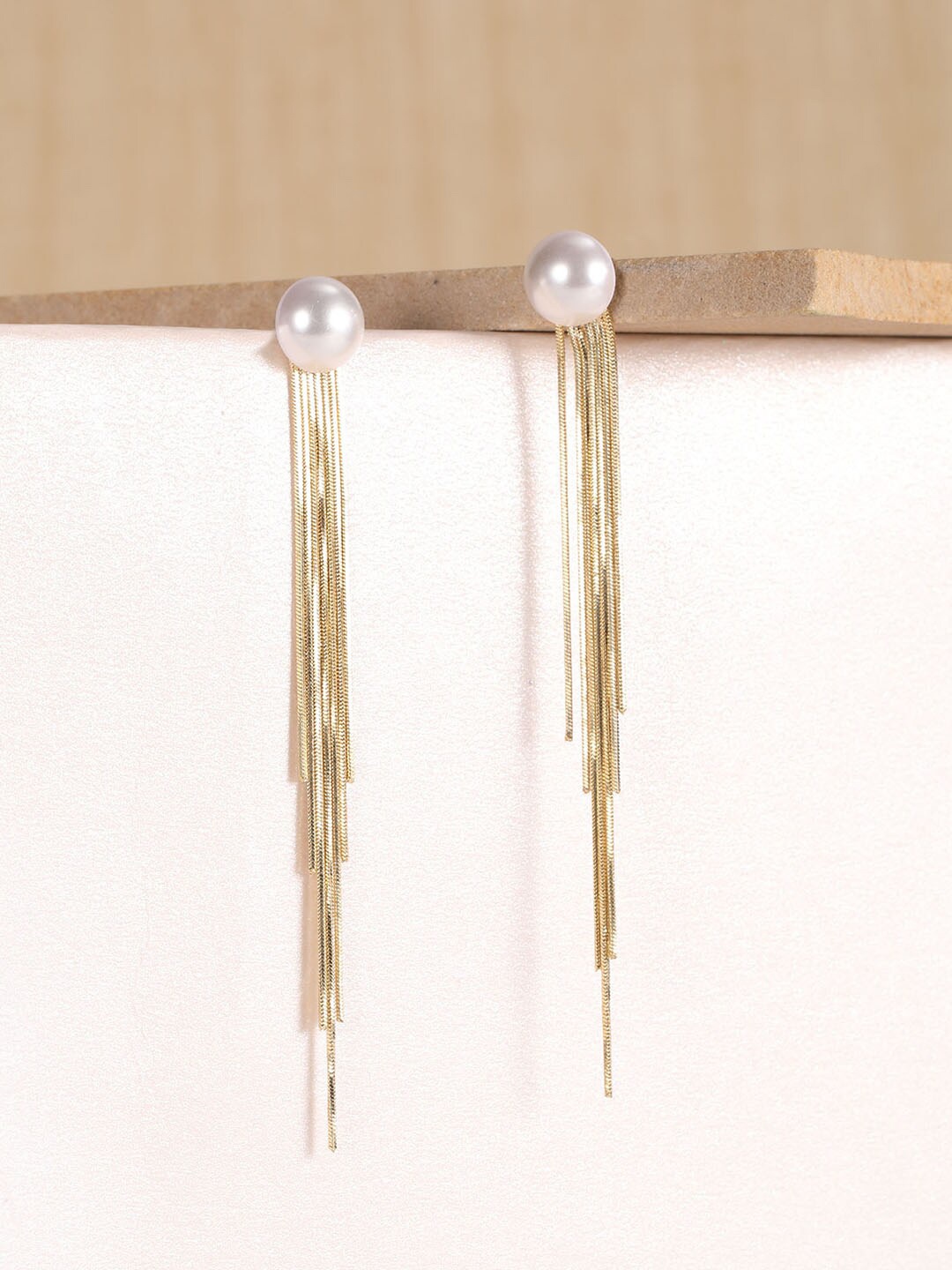 

XPNSV Gold-Plated Beaded Tasselled Drop Earrings