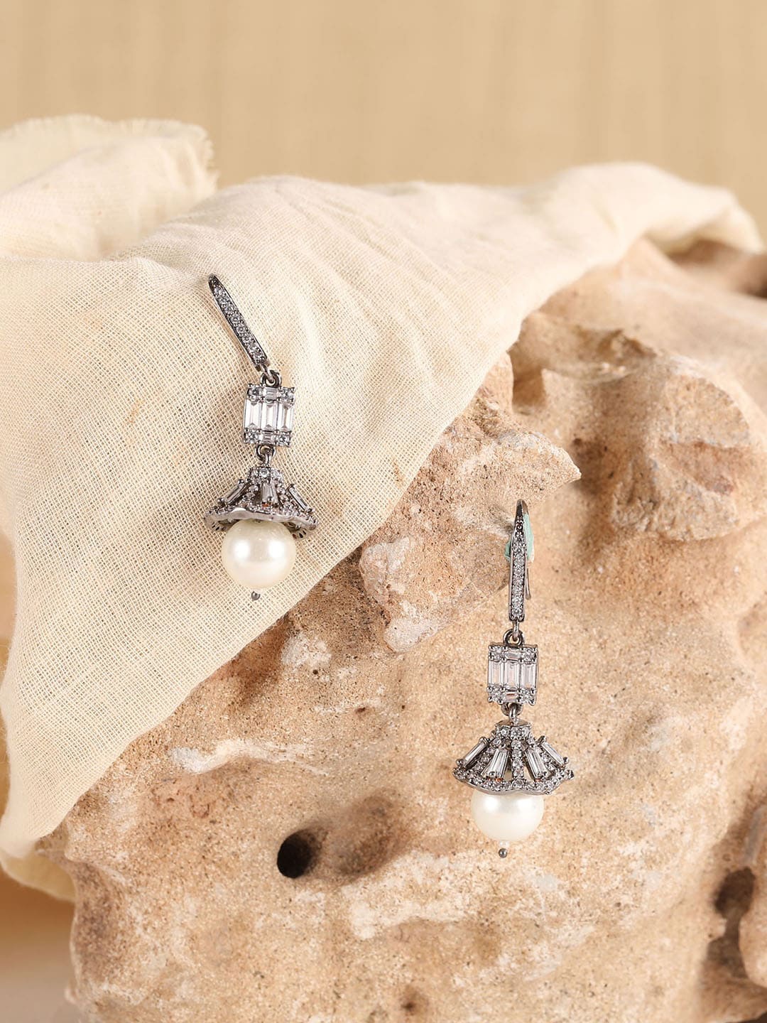 

XPNSV Silver-Plated Contemporary Drop Earrings