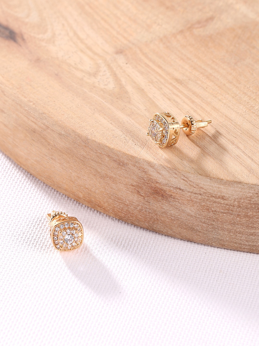 

XPNSV Gold-Plated Contemporary Studs Earrings
