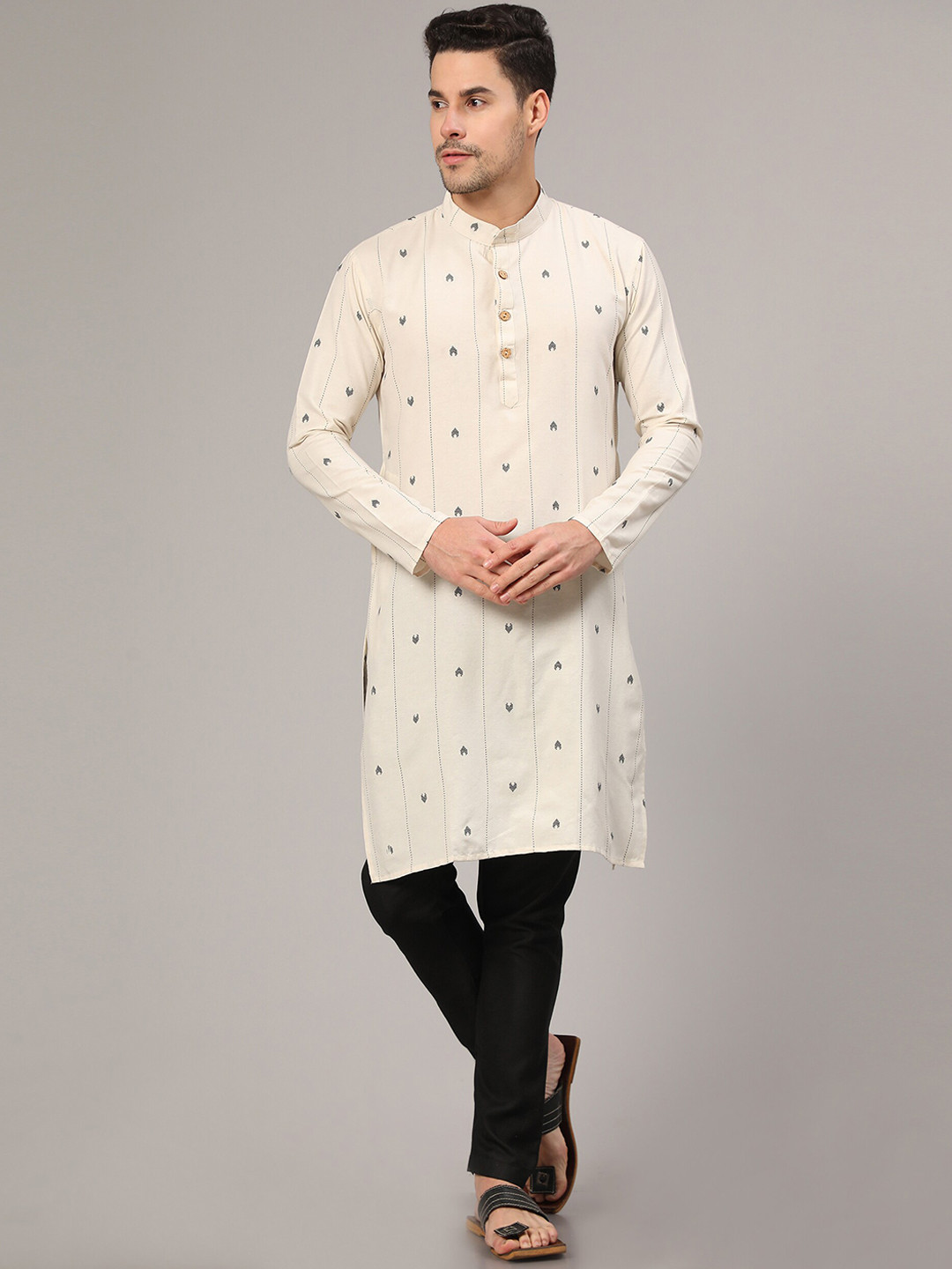 

Murta Trends Men White Ethnic Motifs Regular Kurta with Pyjamas, Off white
