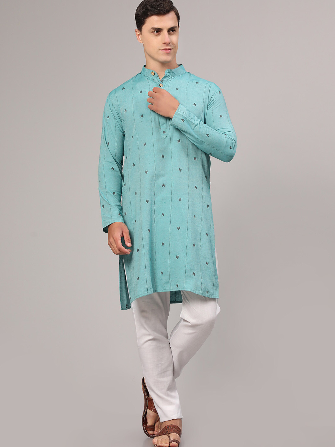 

Murta Trends Mandarin Collar Ethnic Motifs Printed Kurta With Pyjamas, Turquoise blue
