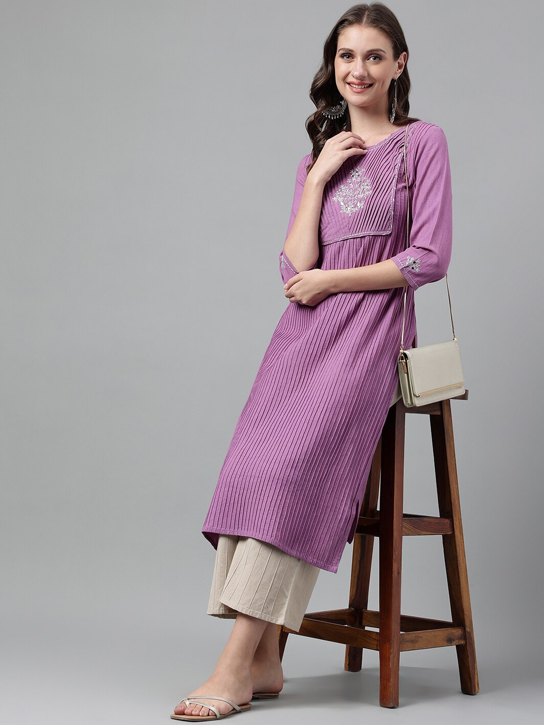 

Neemiya Pintucks Yoke Design Pure Cotton Kurta, Lavender