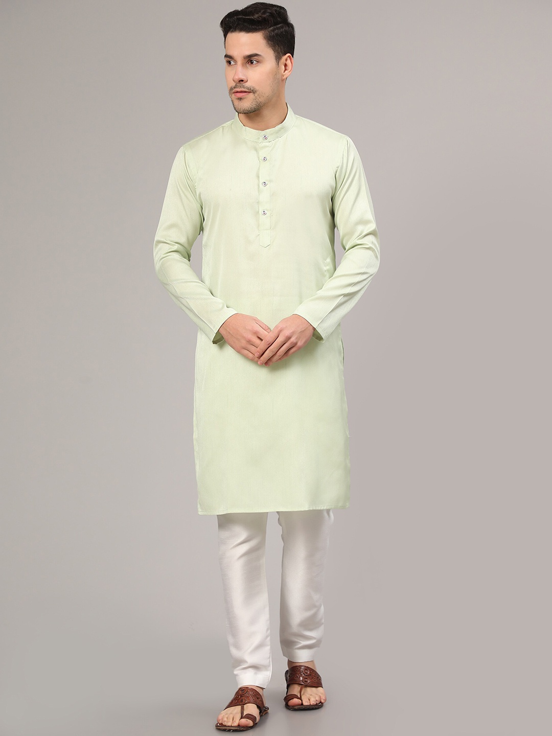 

Murta Trends Mandarin Collar Regular Kurta with Pyjamas, Green