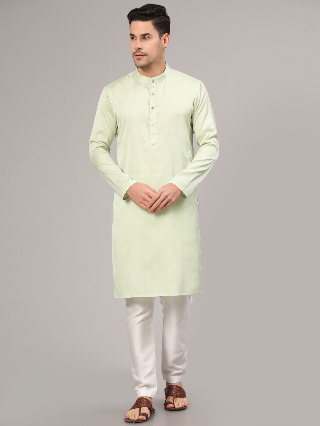 

Murta Trends Solid Kurta with Pyjamas, Green