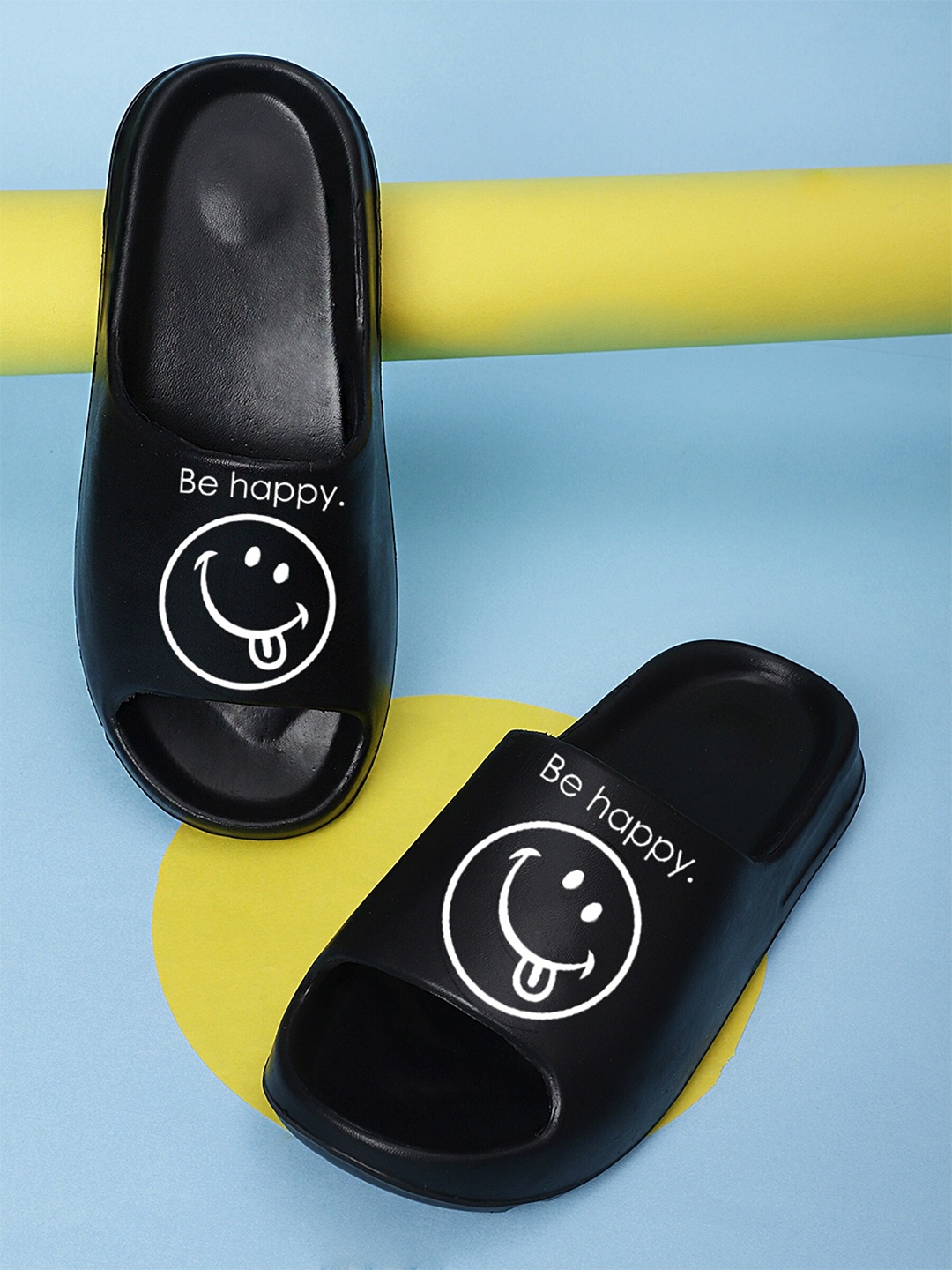

Pampy Angel MenYEE-Be-Smiley Printed Rubber Sliders, Black