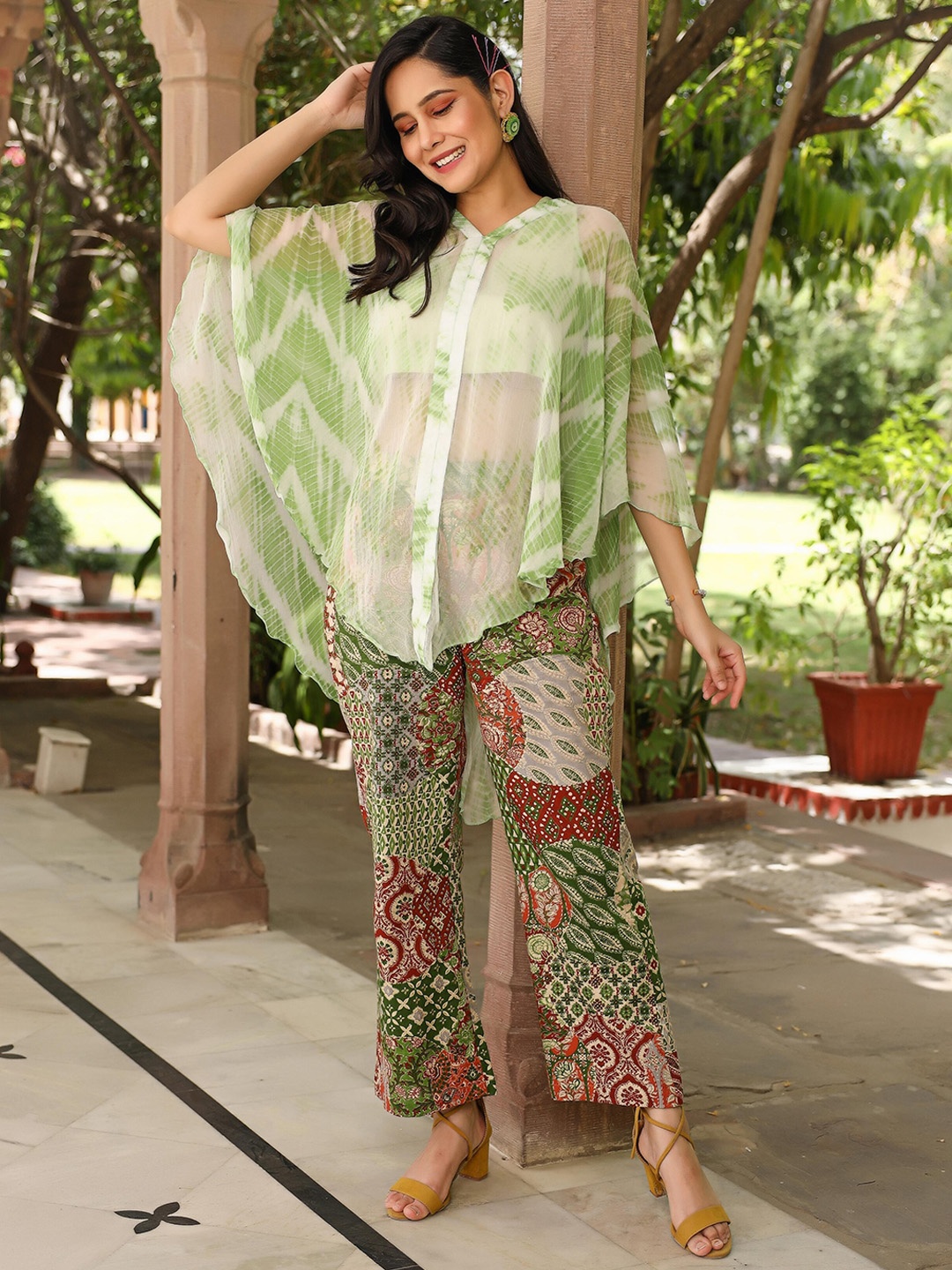 

Thread & Button Printed Tunic with Trousers, Green